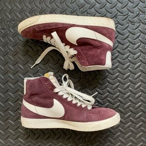 NIKE fashion sneakers